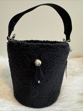 Lululemon Crossbody Bucket Bag Fleece - Black